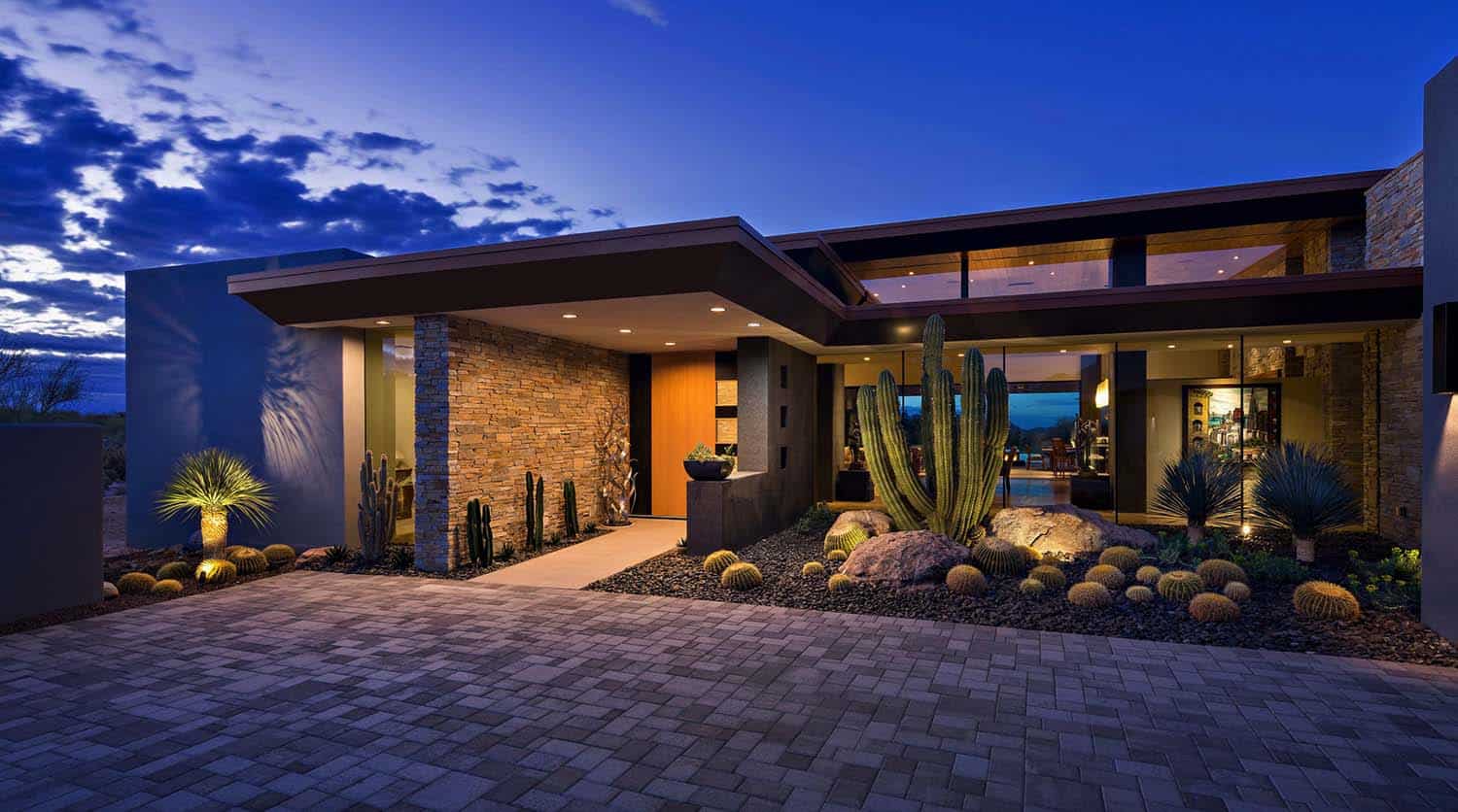 Fascinating modern desert home melds into the Sonoran landscape