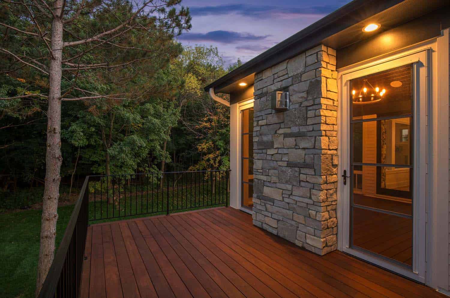 transitional-home-deck