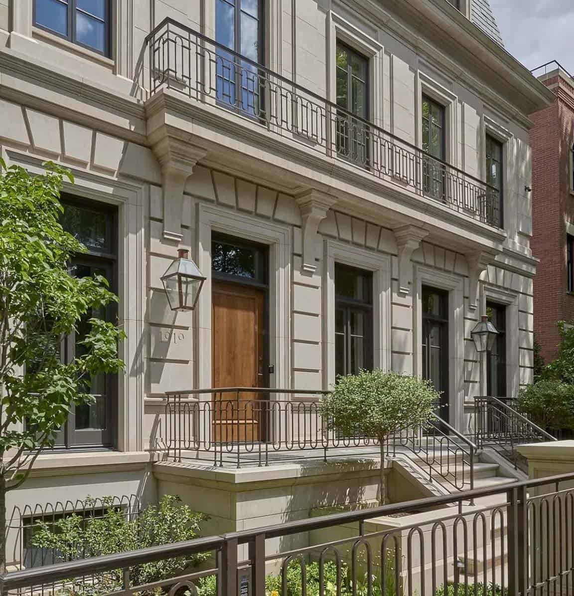 transitional-traditional-home-exterior-lincoln-park