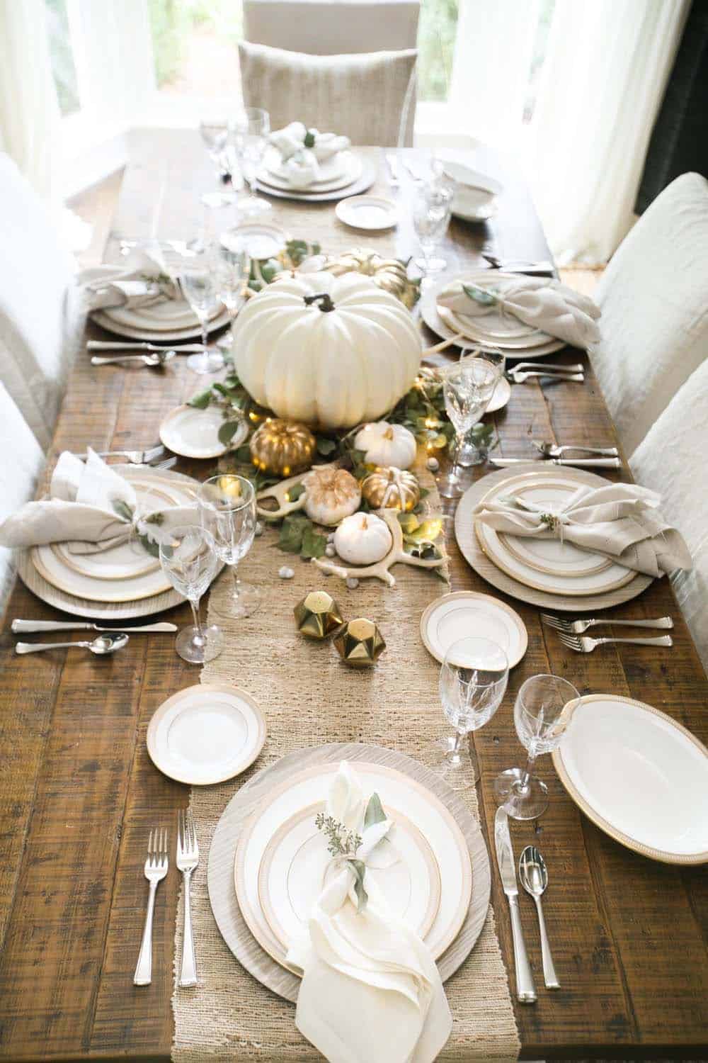 30 Absolutely Amazing Fall Table Decor Ideas For Entertaining