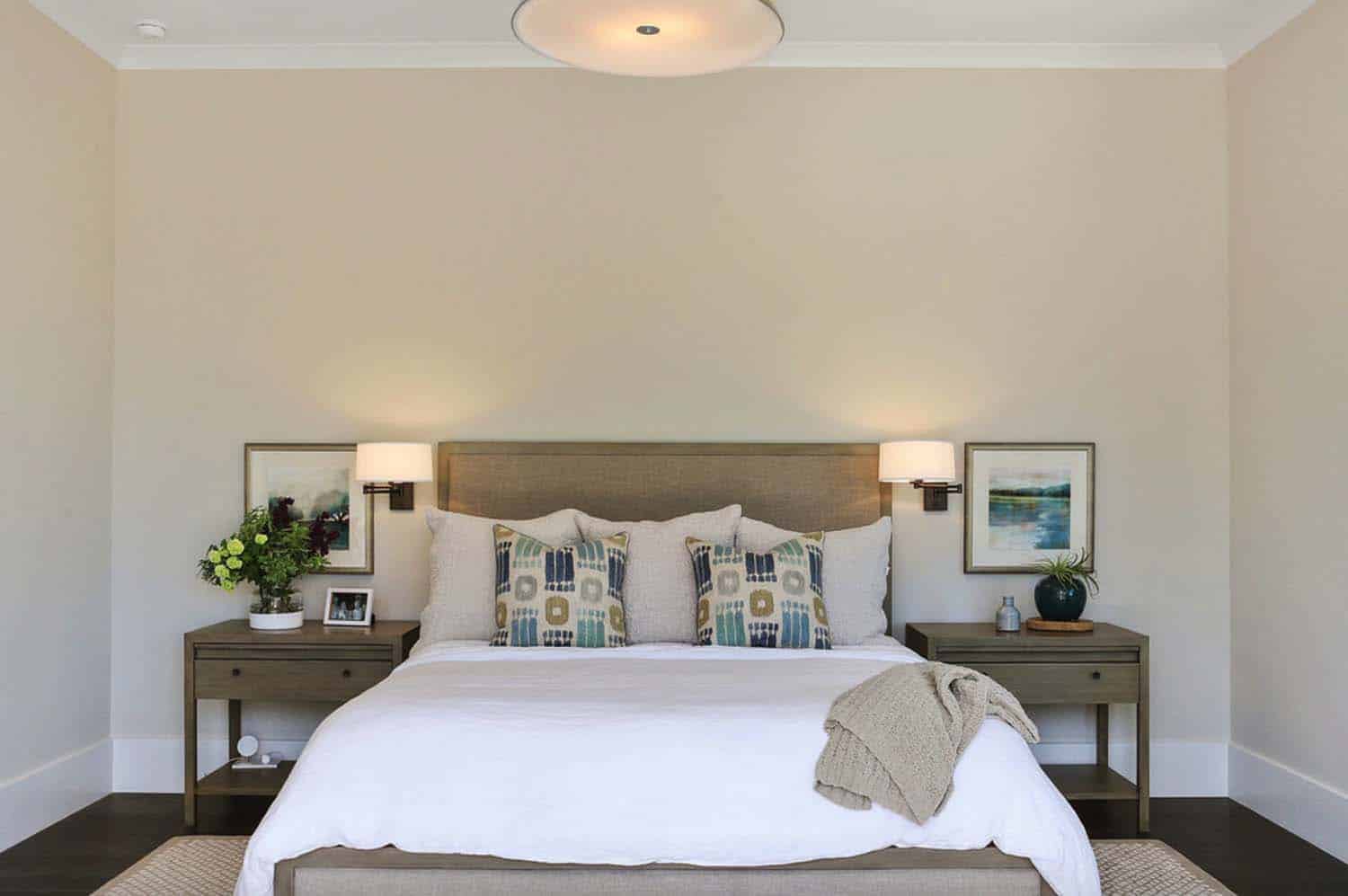 inviting-home-beach-style-guest-bedroom