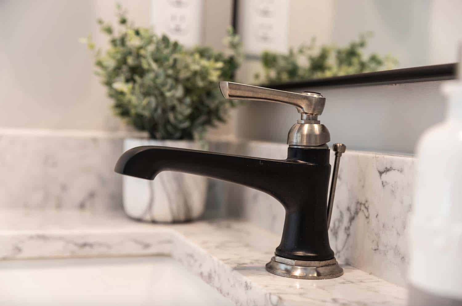cottage-craftsman-bathroom-faucet