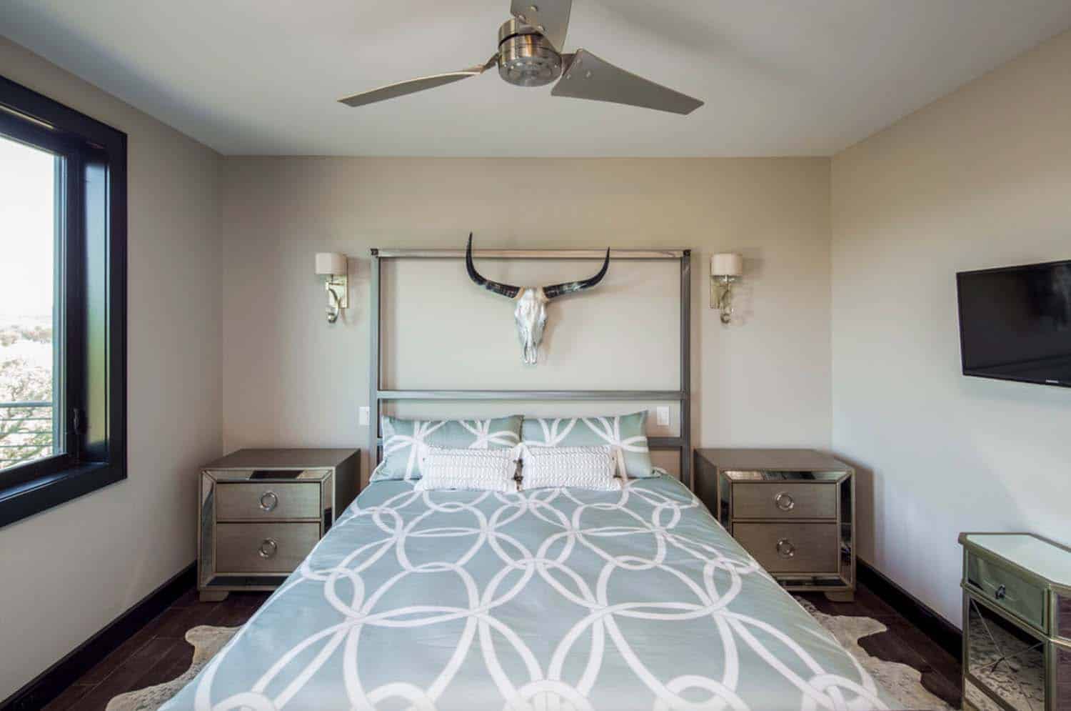 texas-bedrooms-contemporary-bedroom