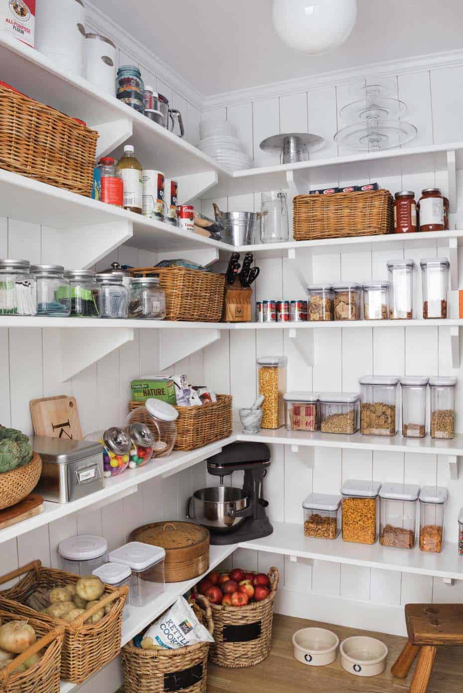 farmhouse-style-kitchen-pantry-ideas