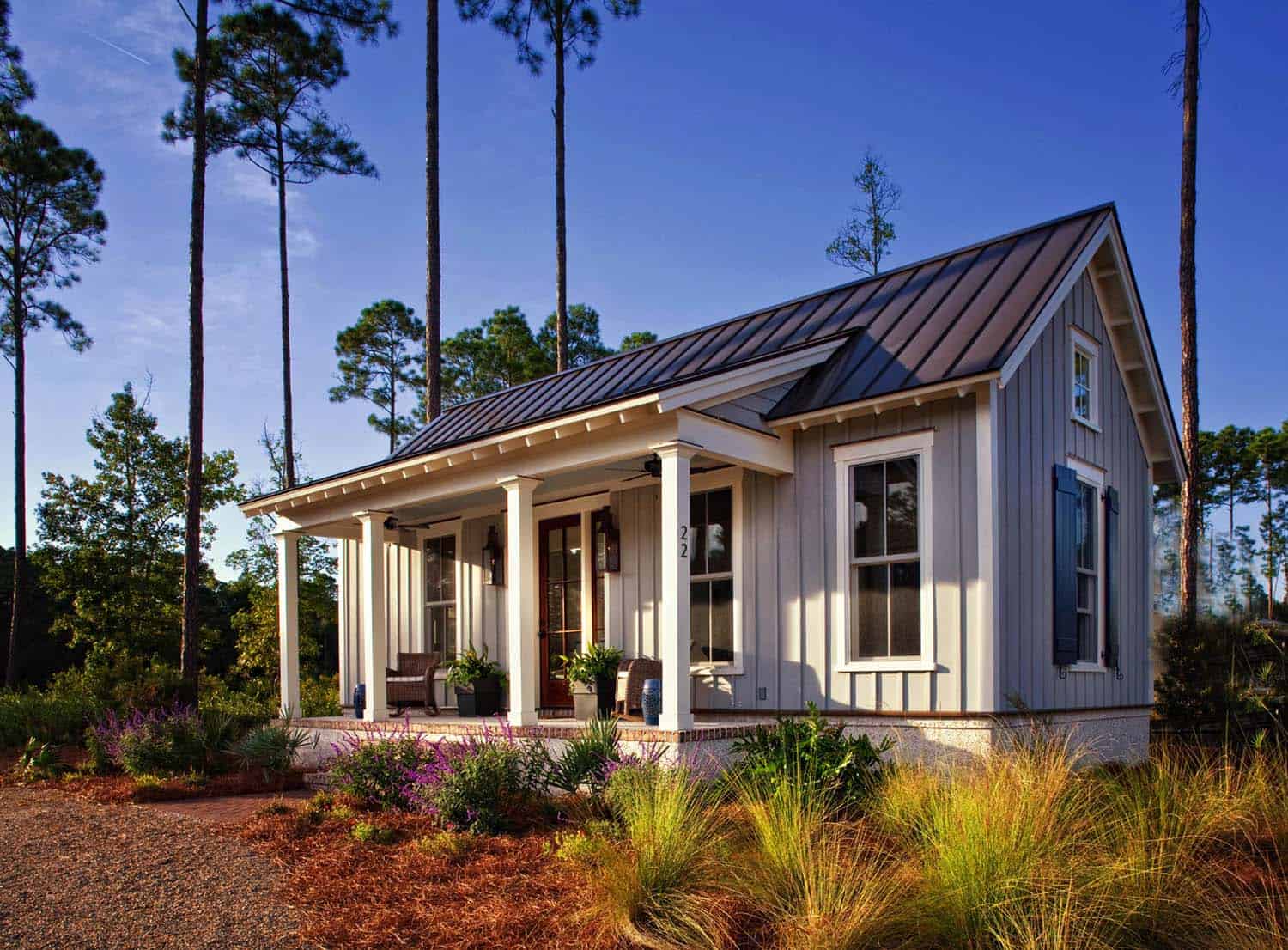 bungalow-modern-farmhouse-exterior