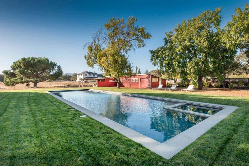 modern-farmhouse-swimming-pool