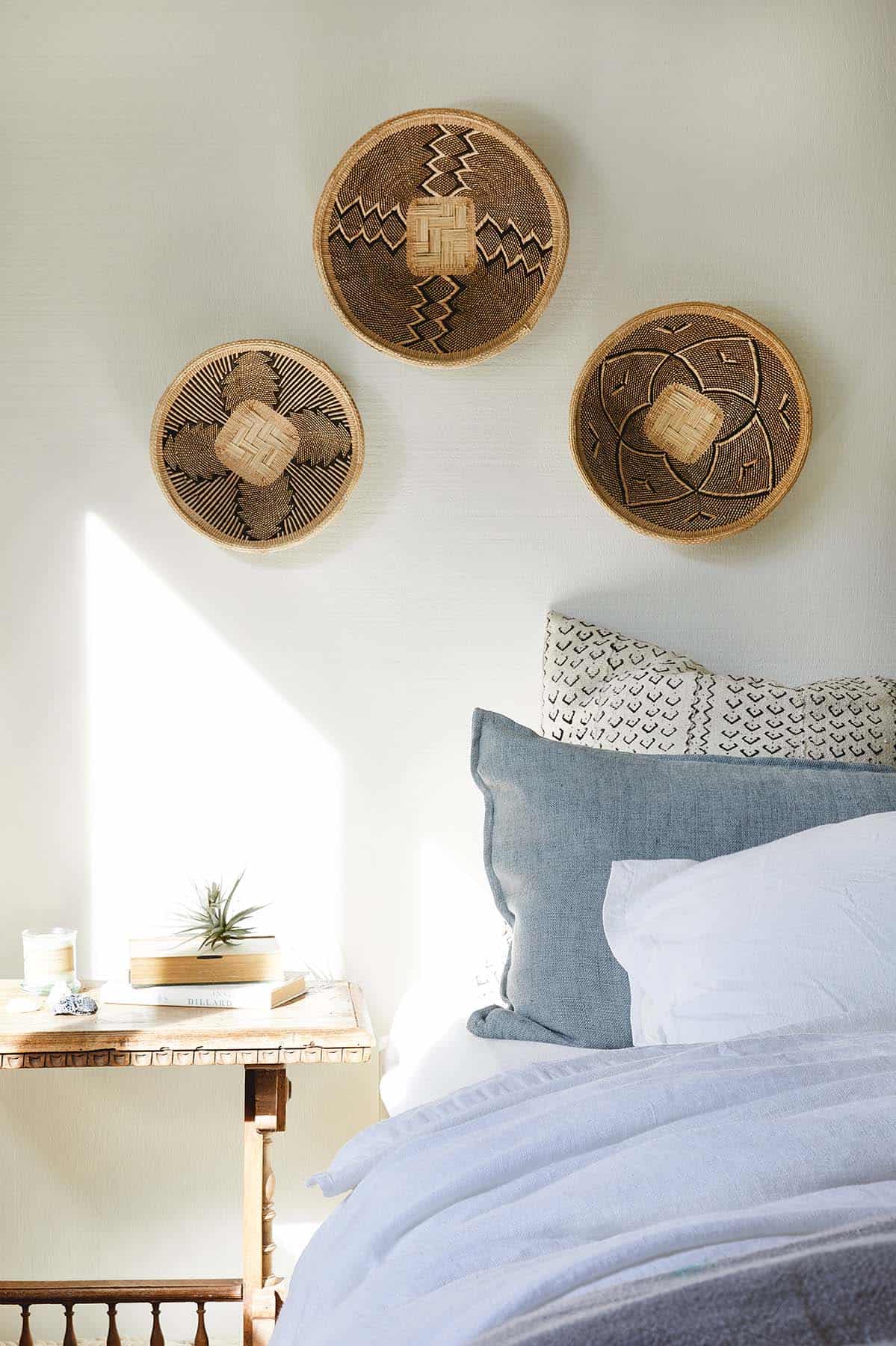 stinson-beach-house-beach-style-bedroom
