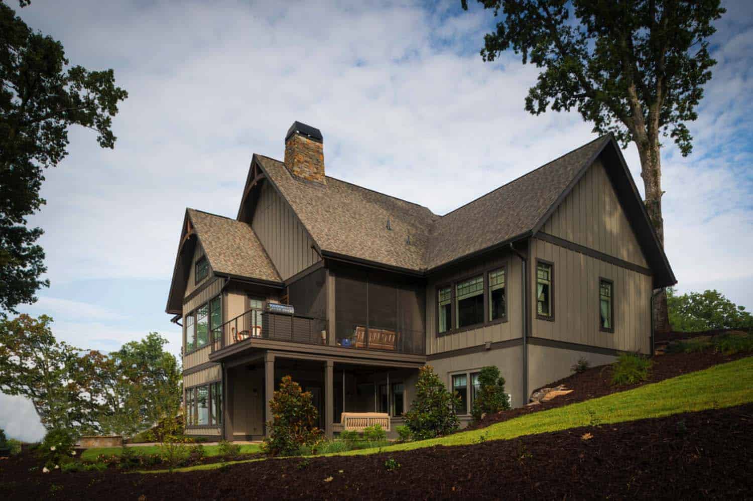 craftsman-style-home-exterior