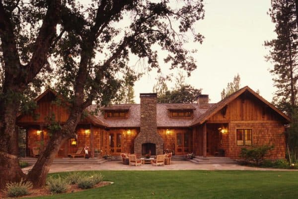 featured posts image for Timeless ranch house with exquisite details in the Sierra Nevadas