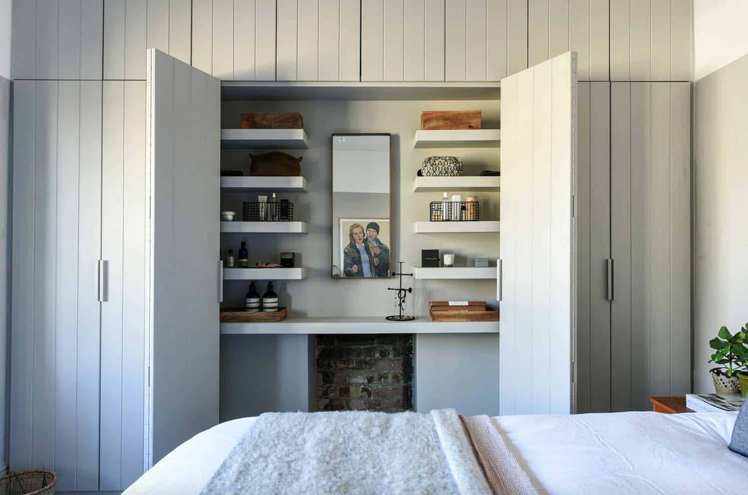 cottage-midcentury-bedroom