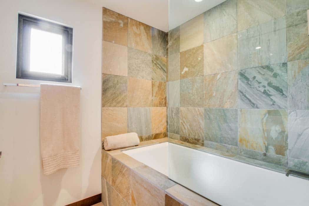 residence-contemporary-bathroom