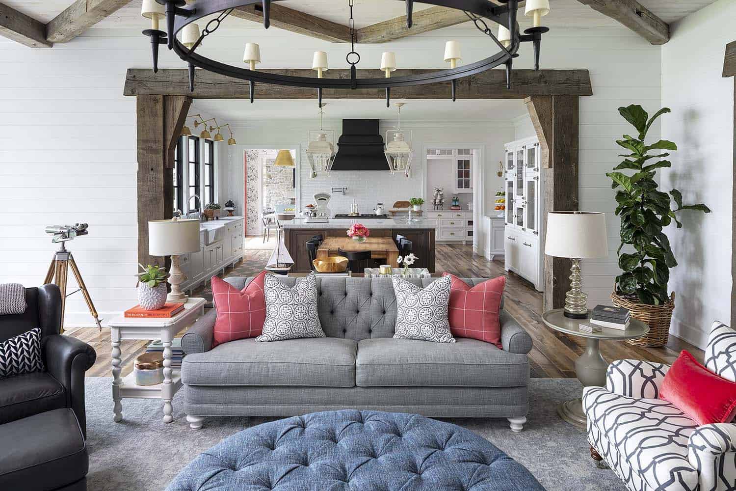 farmhouse-beach-style-living-room