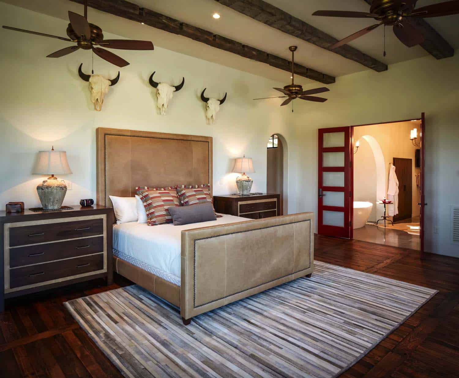 ranch-rustic-bedroom