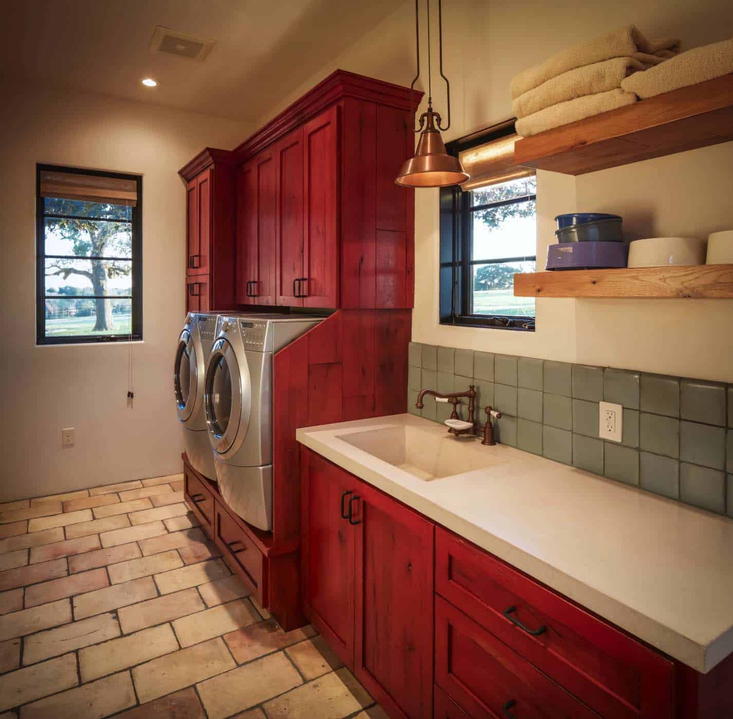 ranch-rustic-laundry-room