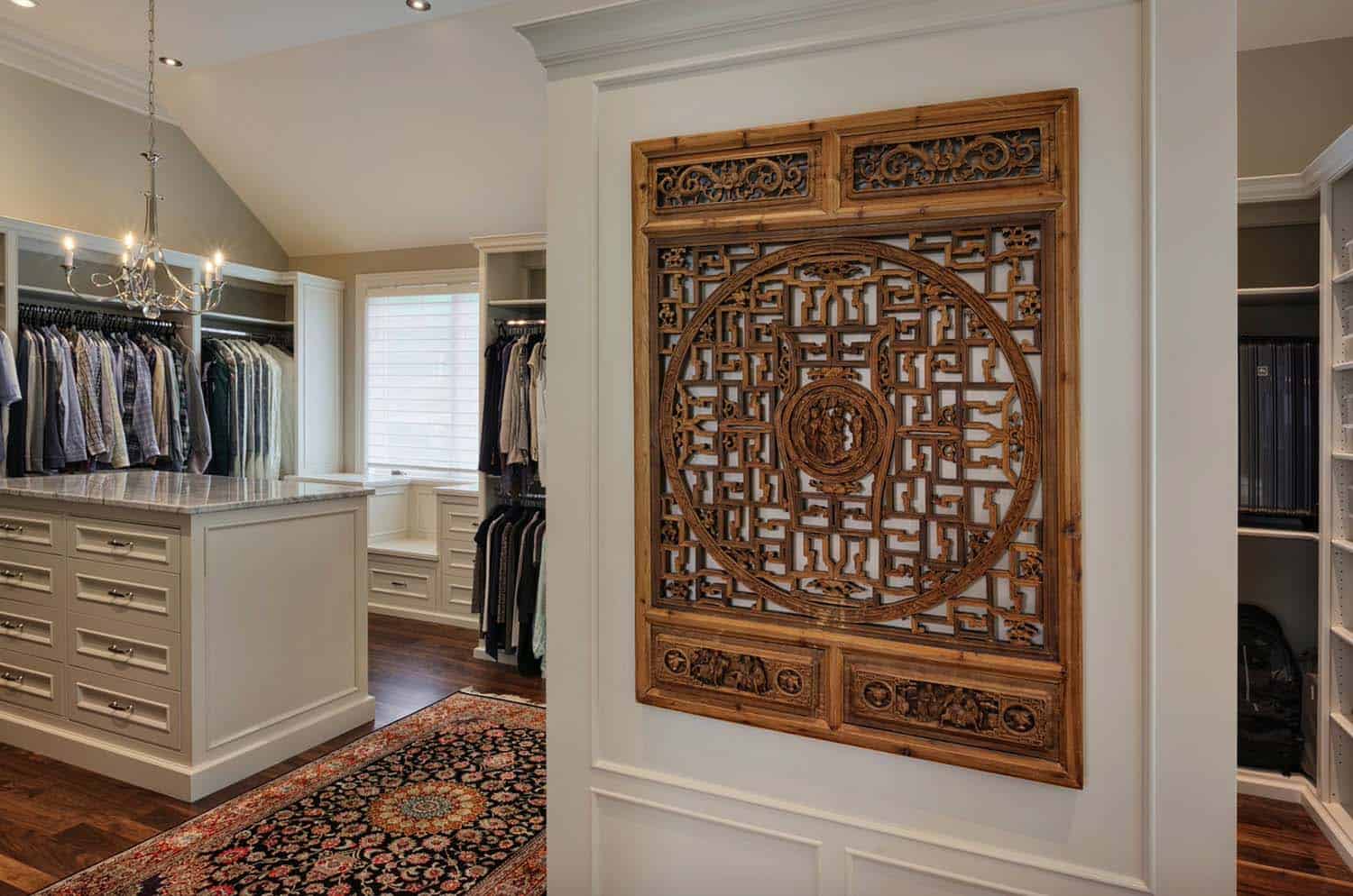 traditional-style-closet