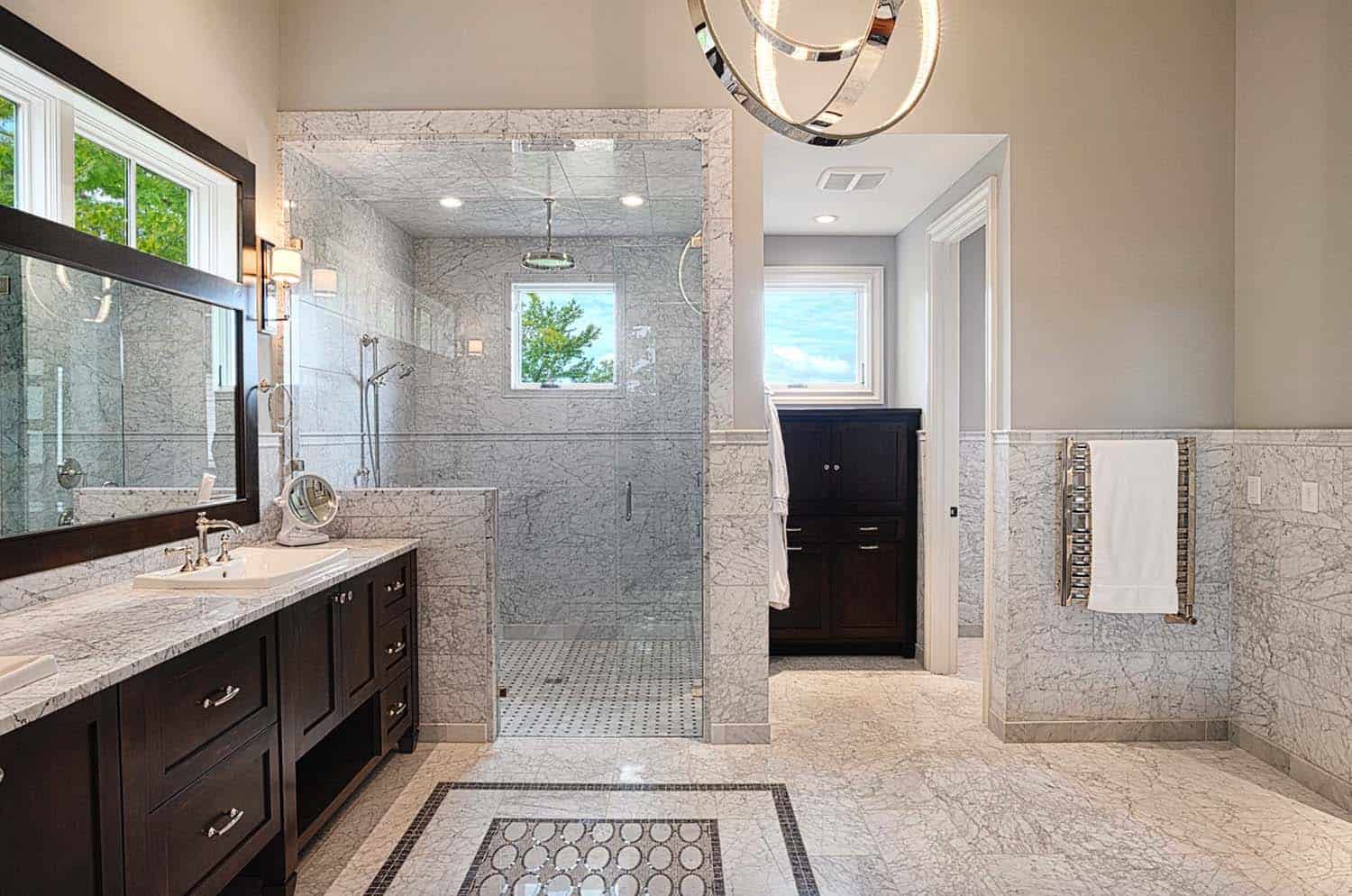 traditional-style-master-bathroom