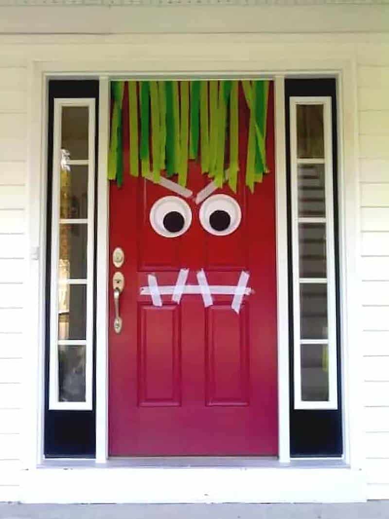 diy-halloween-decoration-outdoors-door-monster