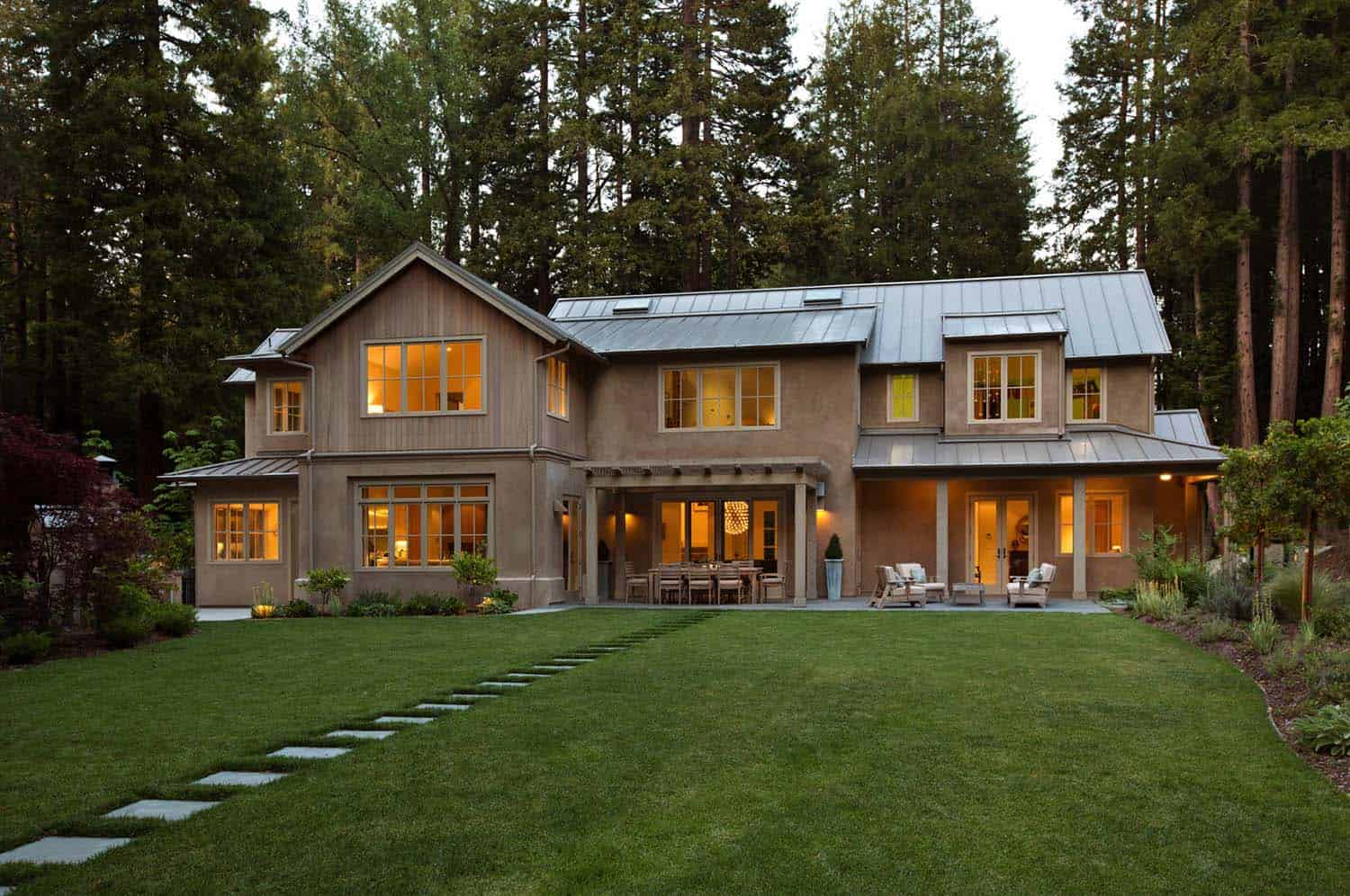 modern-farmhouse-style-exterior