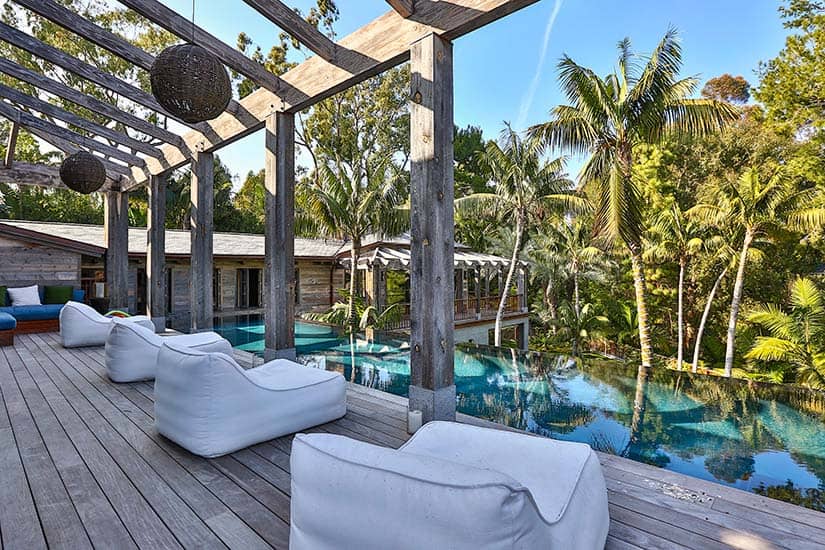 modern-balinese-style-pavilion-house-deck