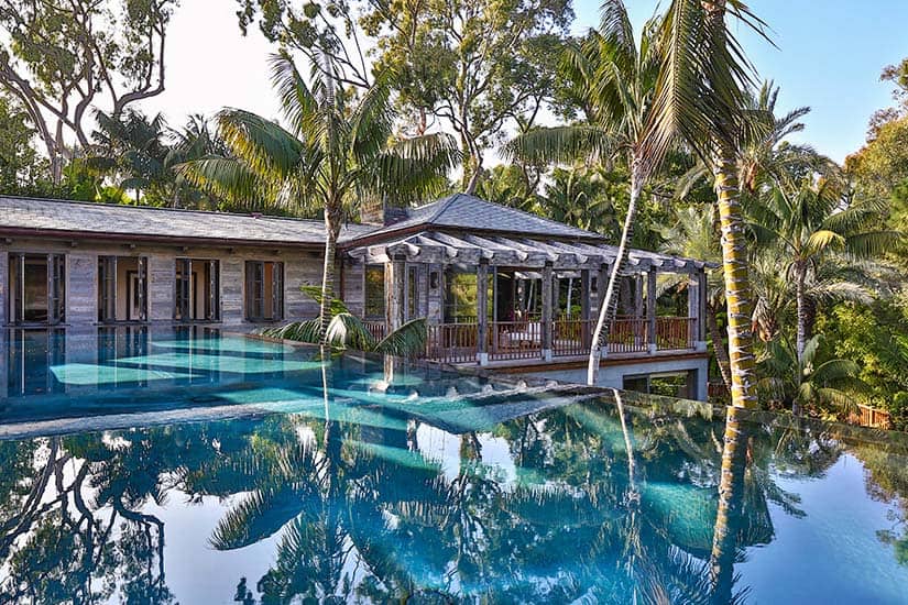 modern-balinese-style-pavilion-house-pool
