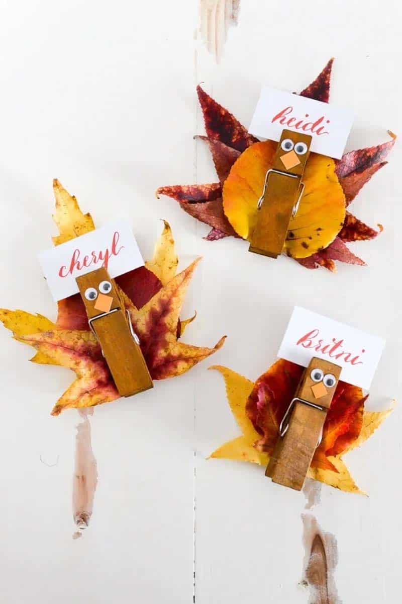 creative-thanksgiving-place-card-ideas-clothespin-turkey