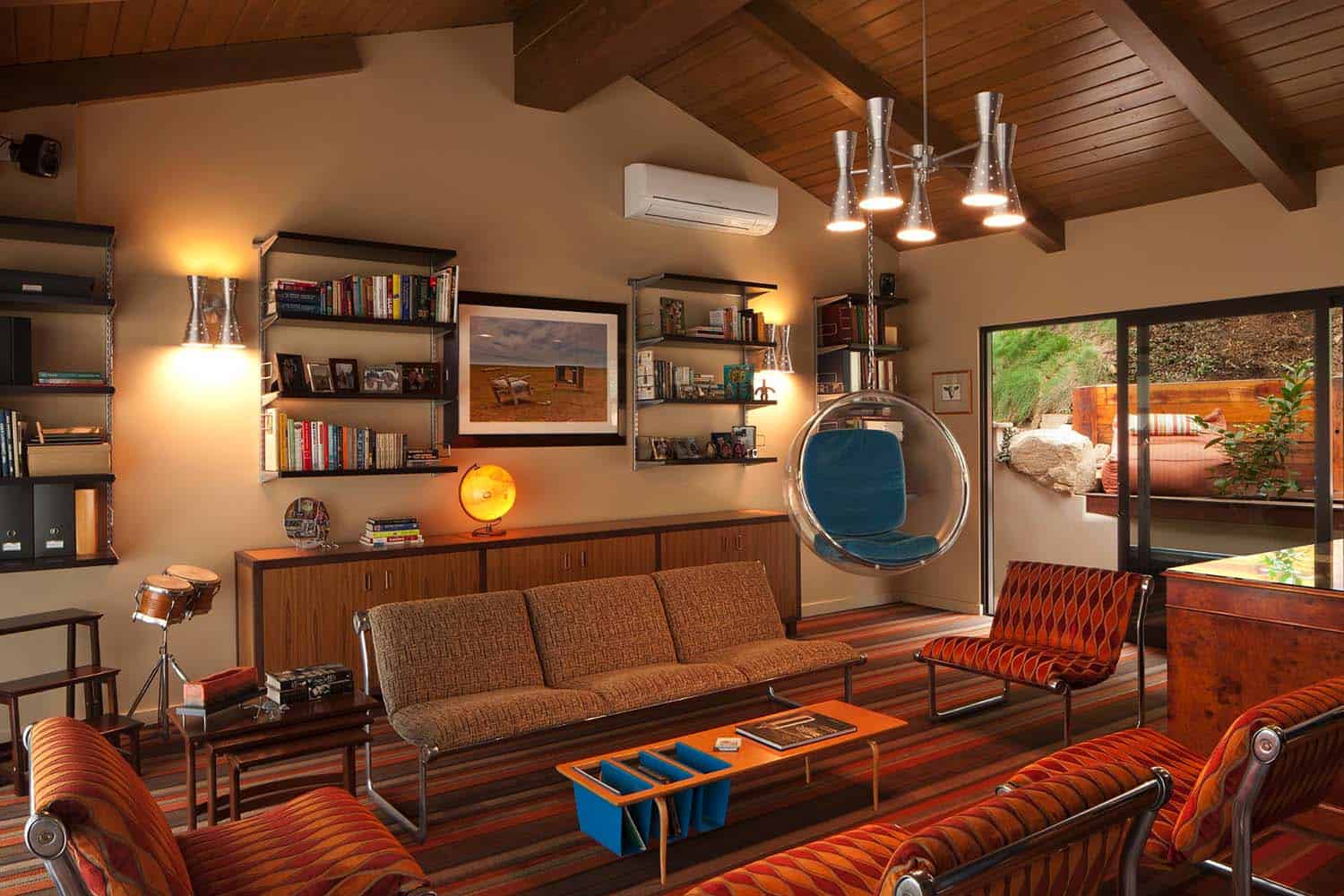 mid-century-modern-ranch-living-room