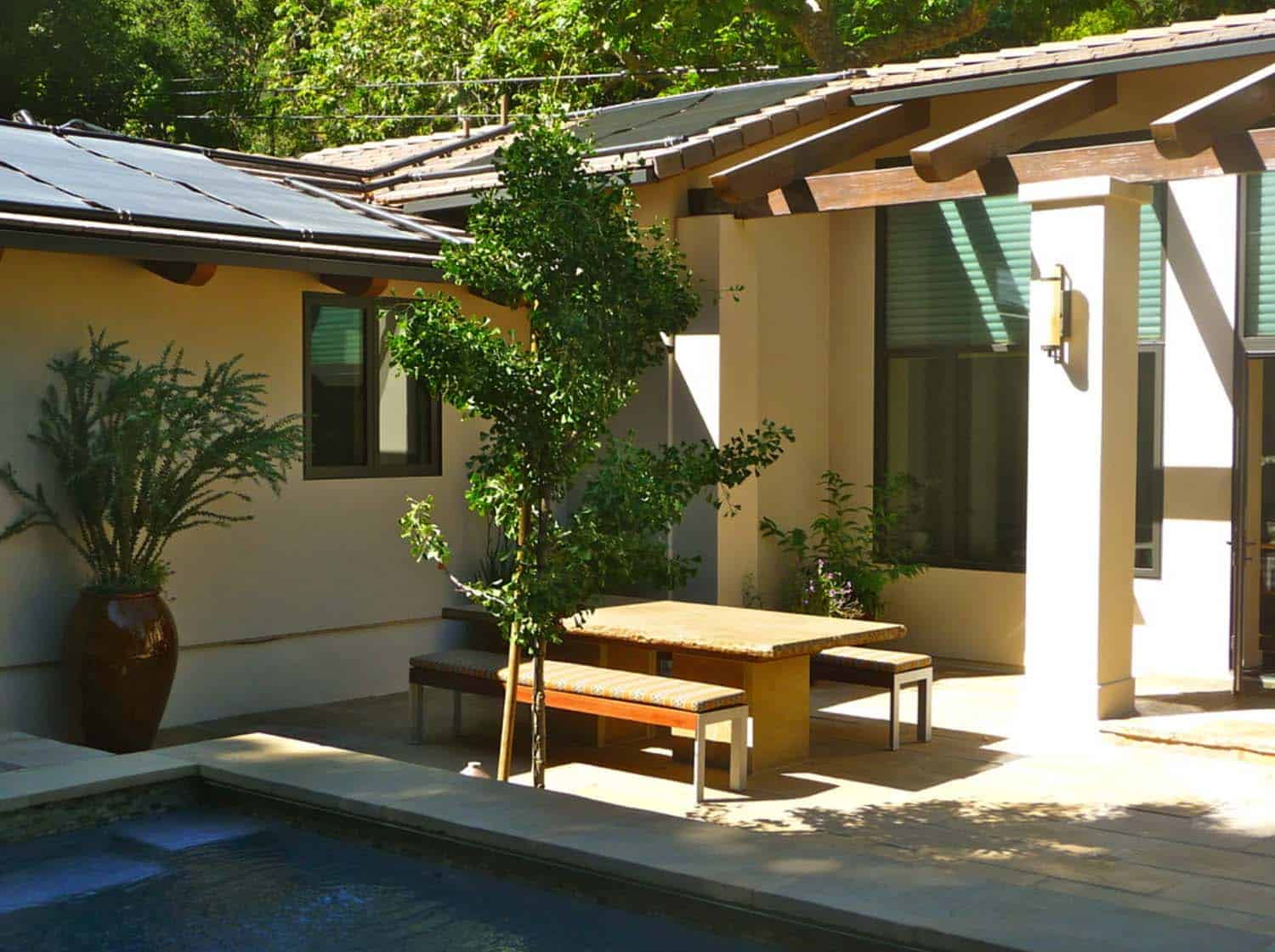 mid-century-modern-ranch-patio