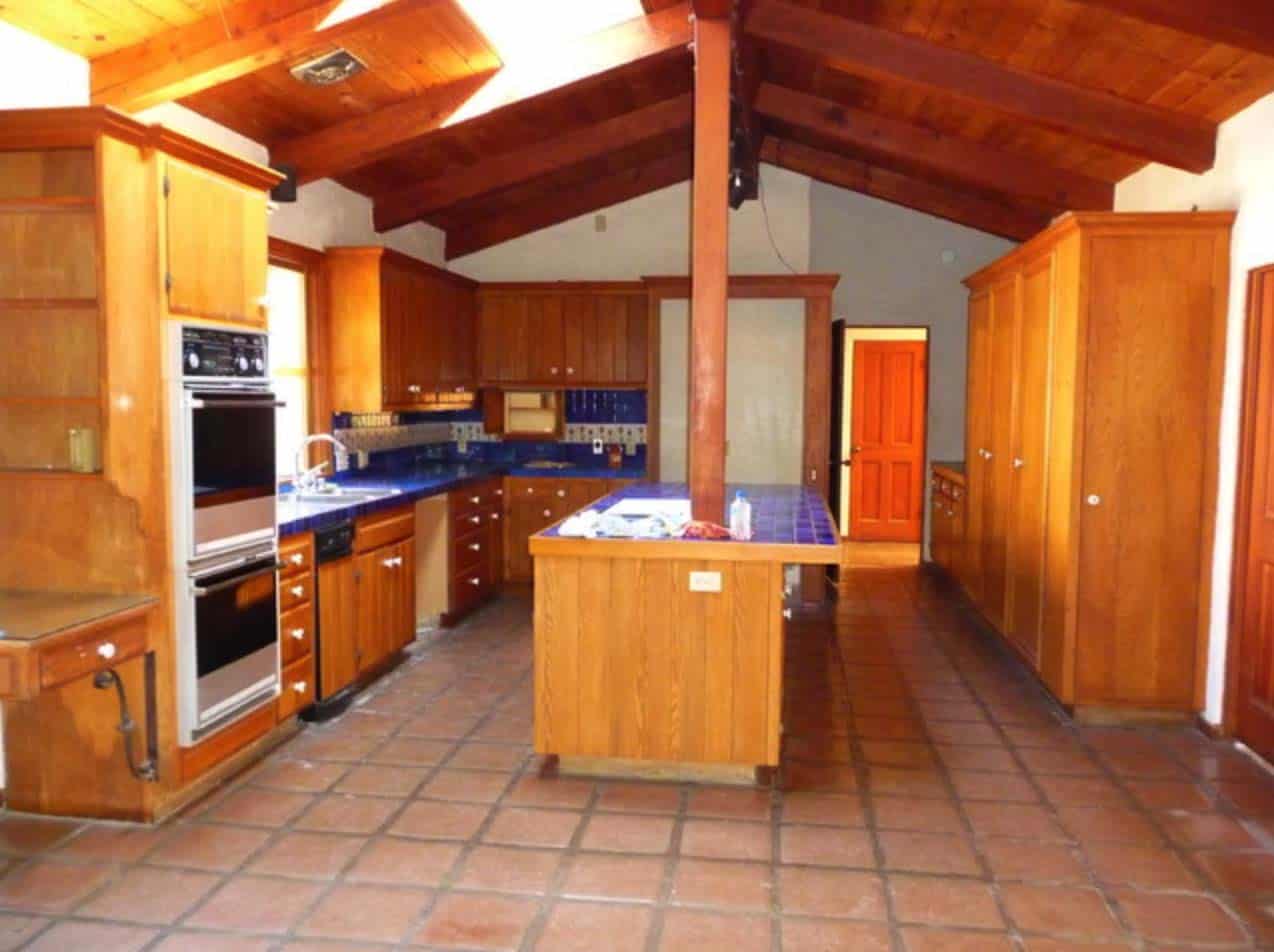 mid-century-modern-ranch-before-remodel-pictures-kitchen