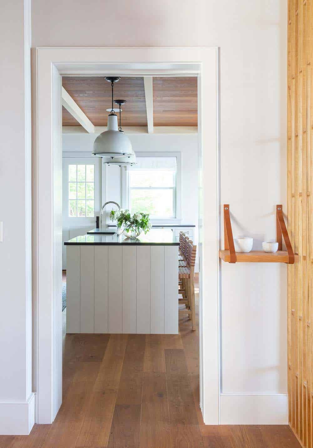 lake-house-modern-kitchen