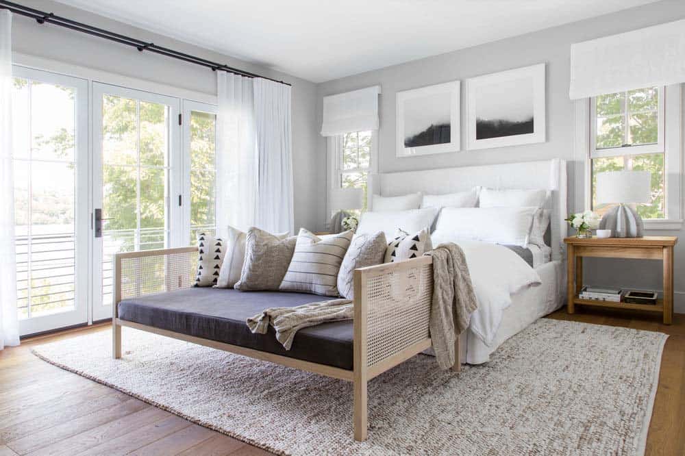 lake-house-modern-bedroom