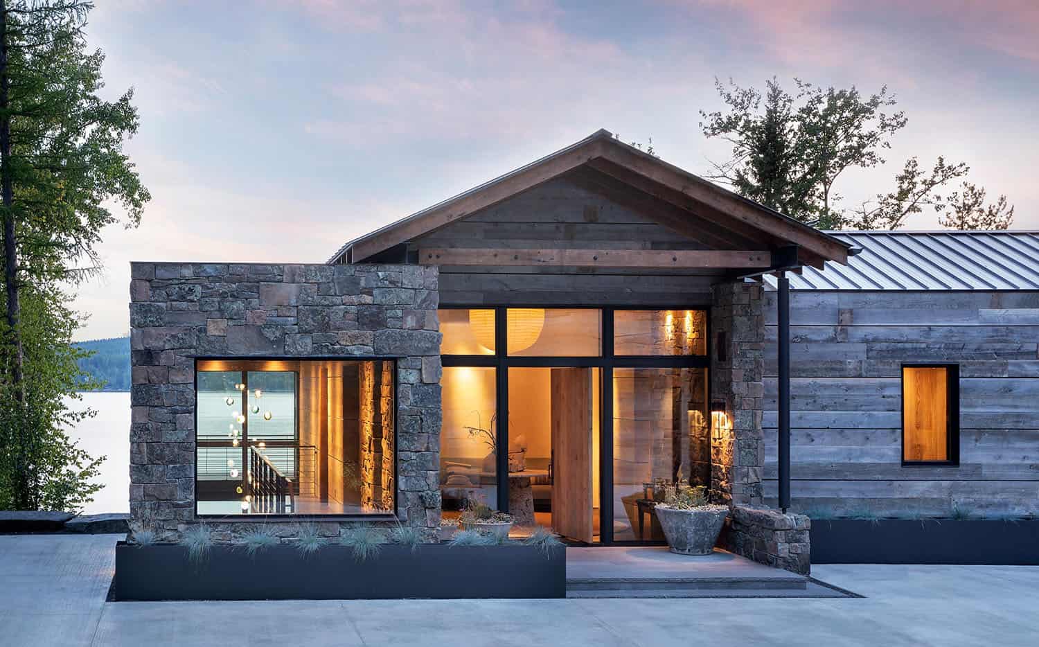 mountain-modern-lake-house-exterior