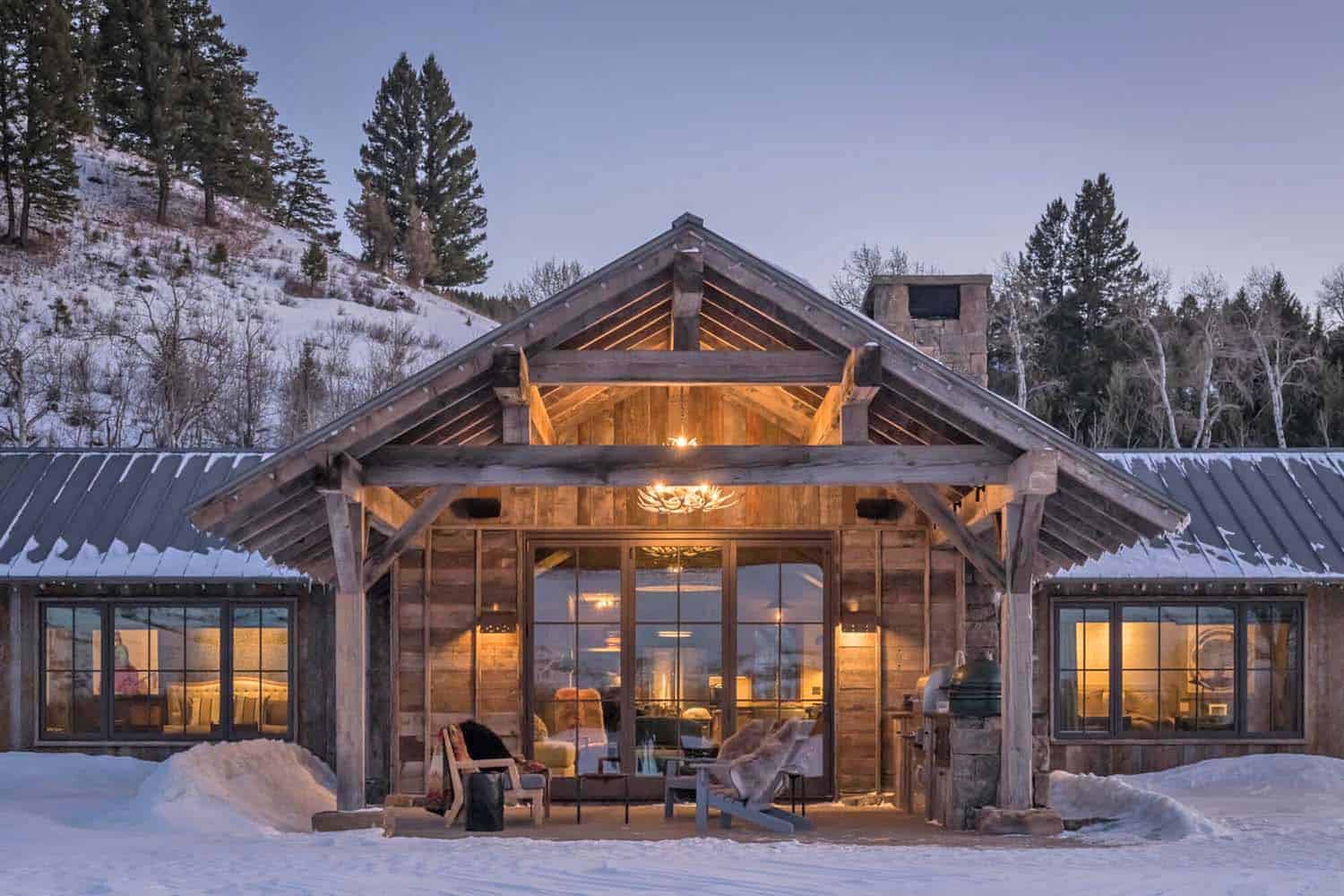 Montana guest cabin provides a cozy getaway in an idyllic setting