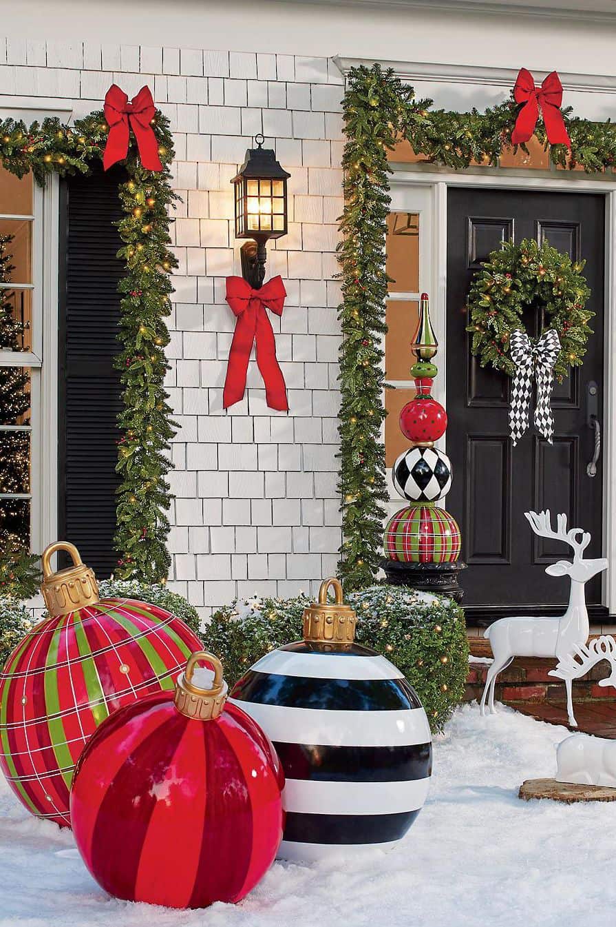 stunning-outdoor-decorations-christmas-ornaments