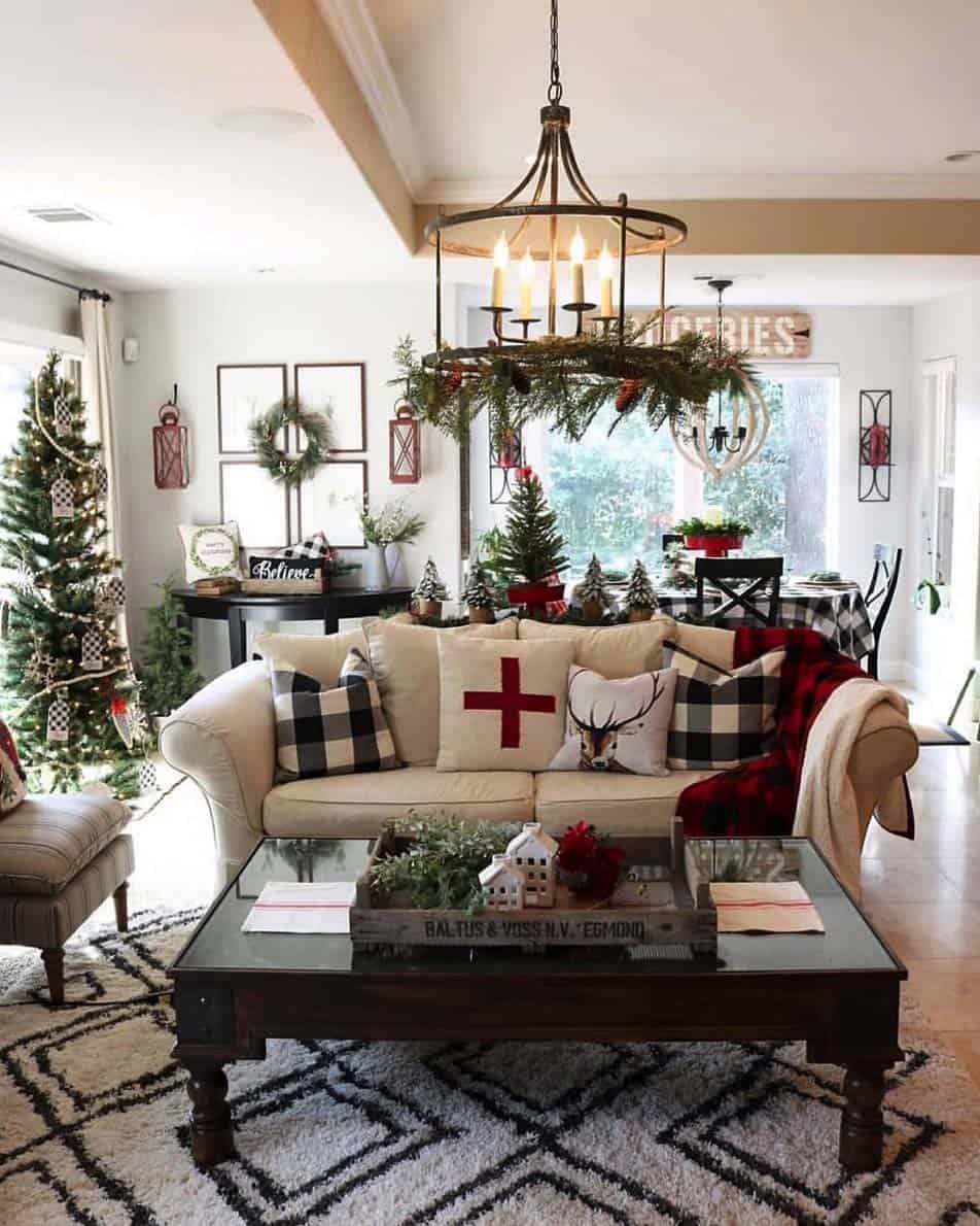 40 Cozy And Wonderful Rustic Farmhouse Christmas Decorating Ideas