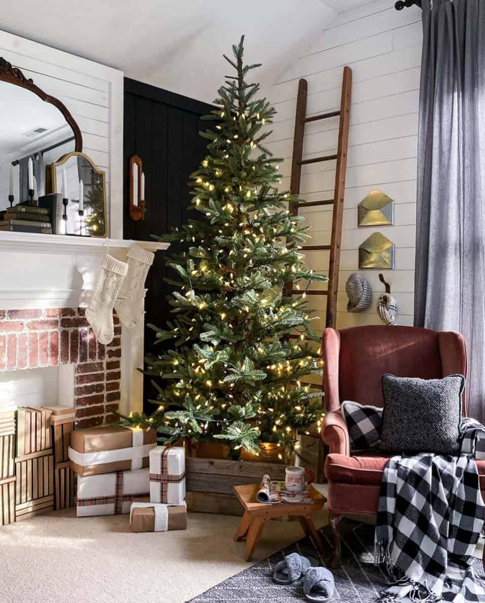 rustic-farmhouse-christmas-decorating-ideas-living-room
