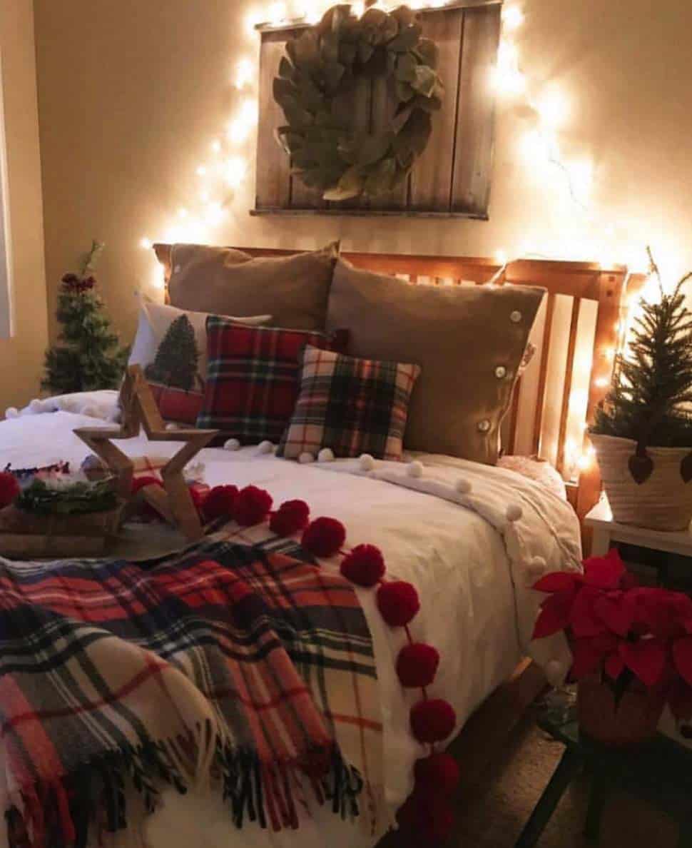 rustic-farmhouse-christmas-decorating-ideas-bedroom