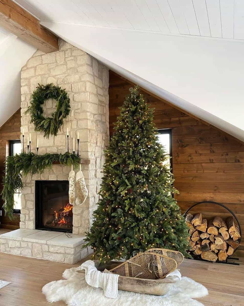 rustic-farmhouse-christmas-decorating-ideas-living-room-fireplace