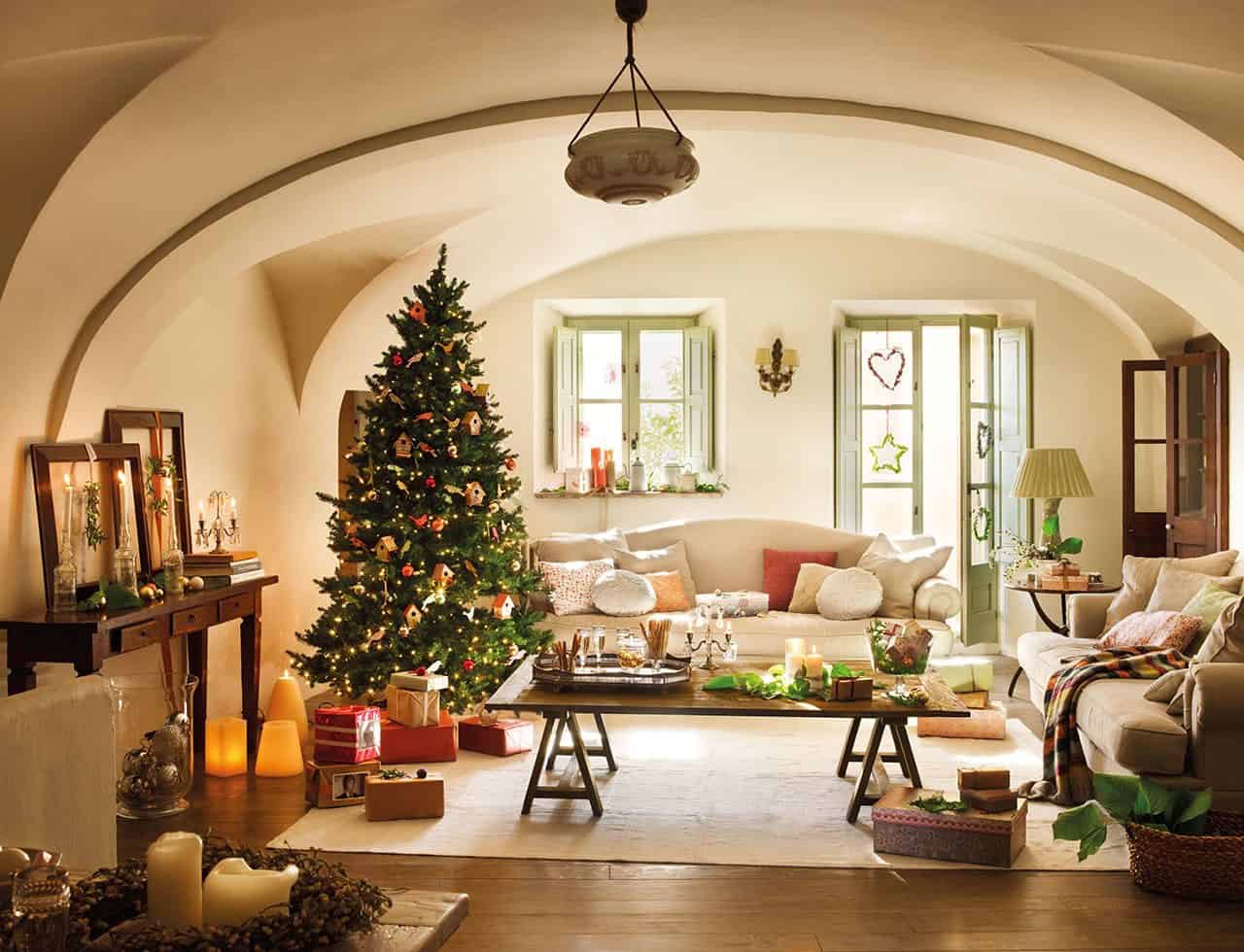 christmas-decorated-old-farmhouse-living-room
