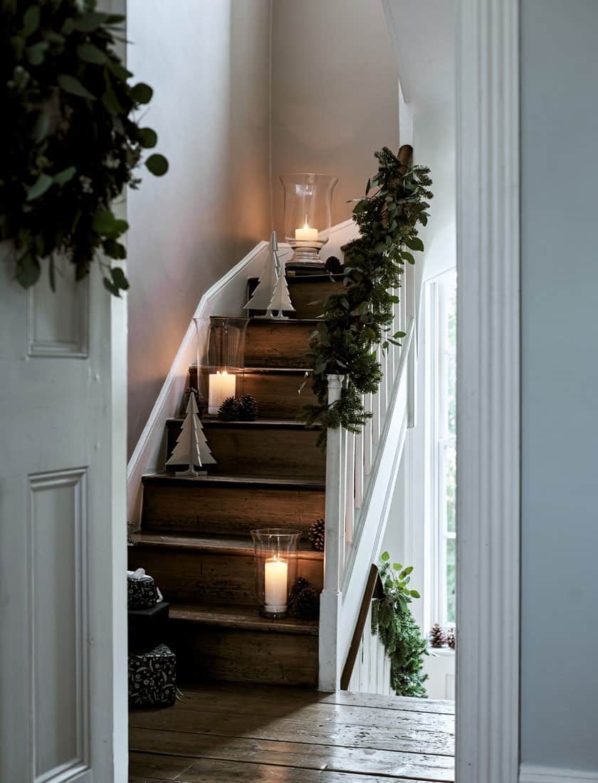 christmas-decor-ideas-staircase