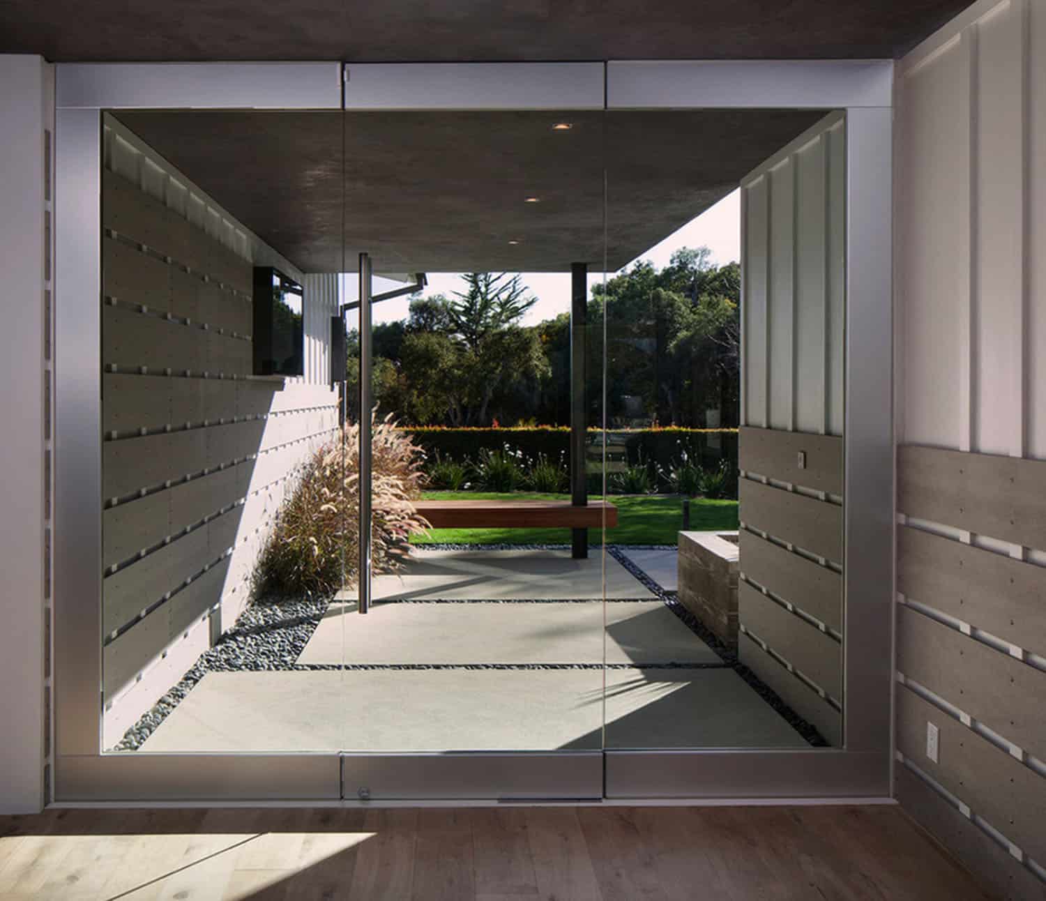 midcentury-home-entry