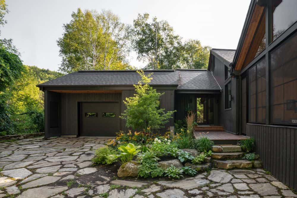 modern-family-cottage-exterior