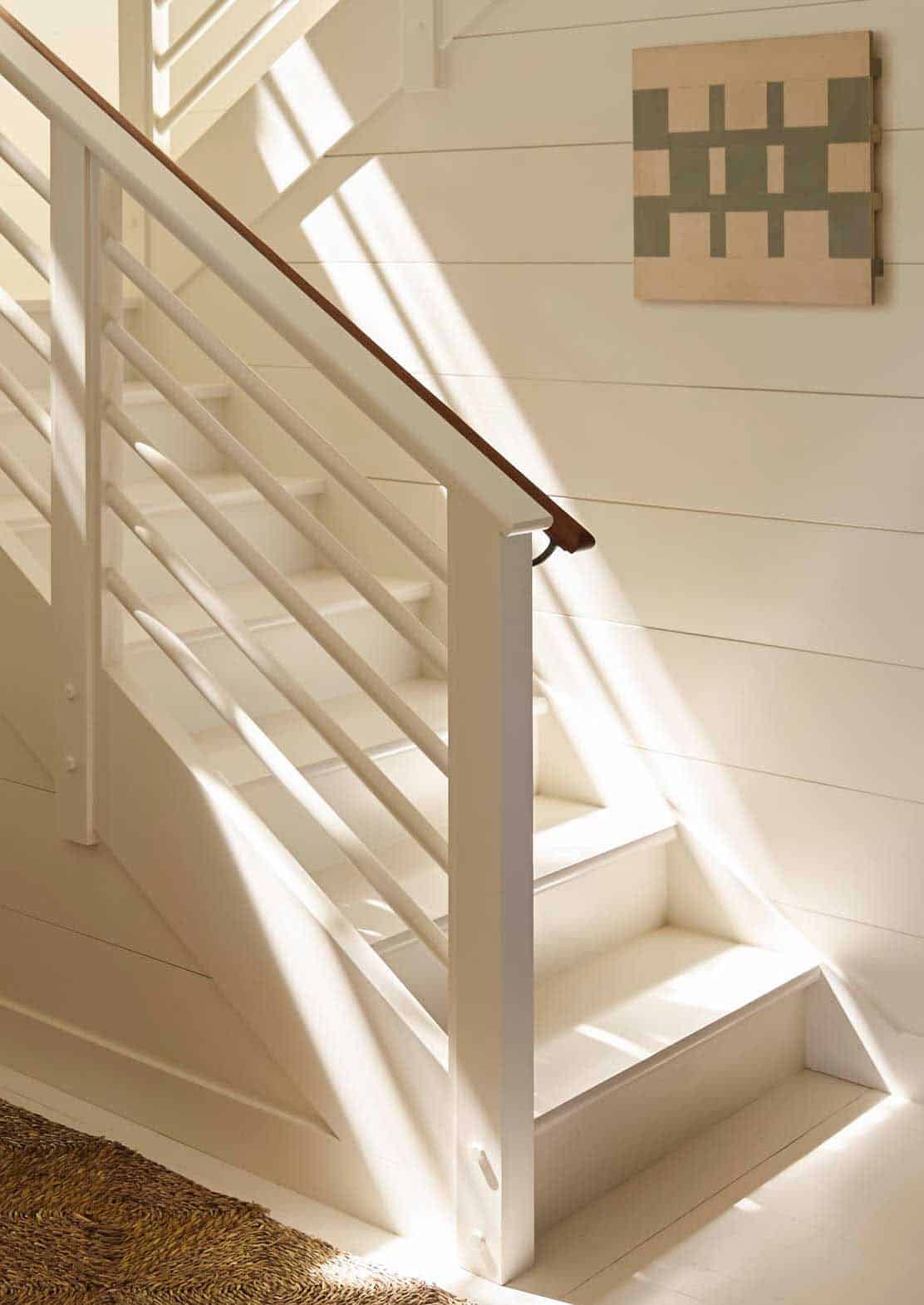 modern-seaside-home-staircase