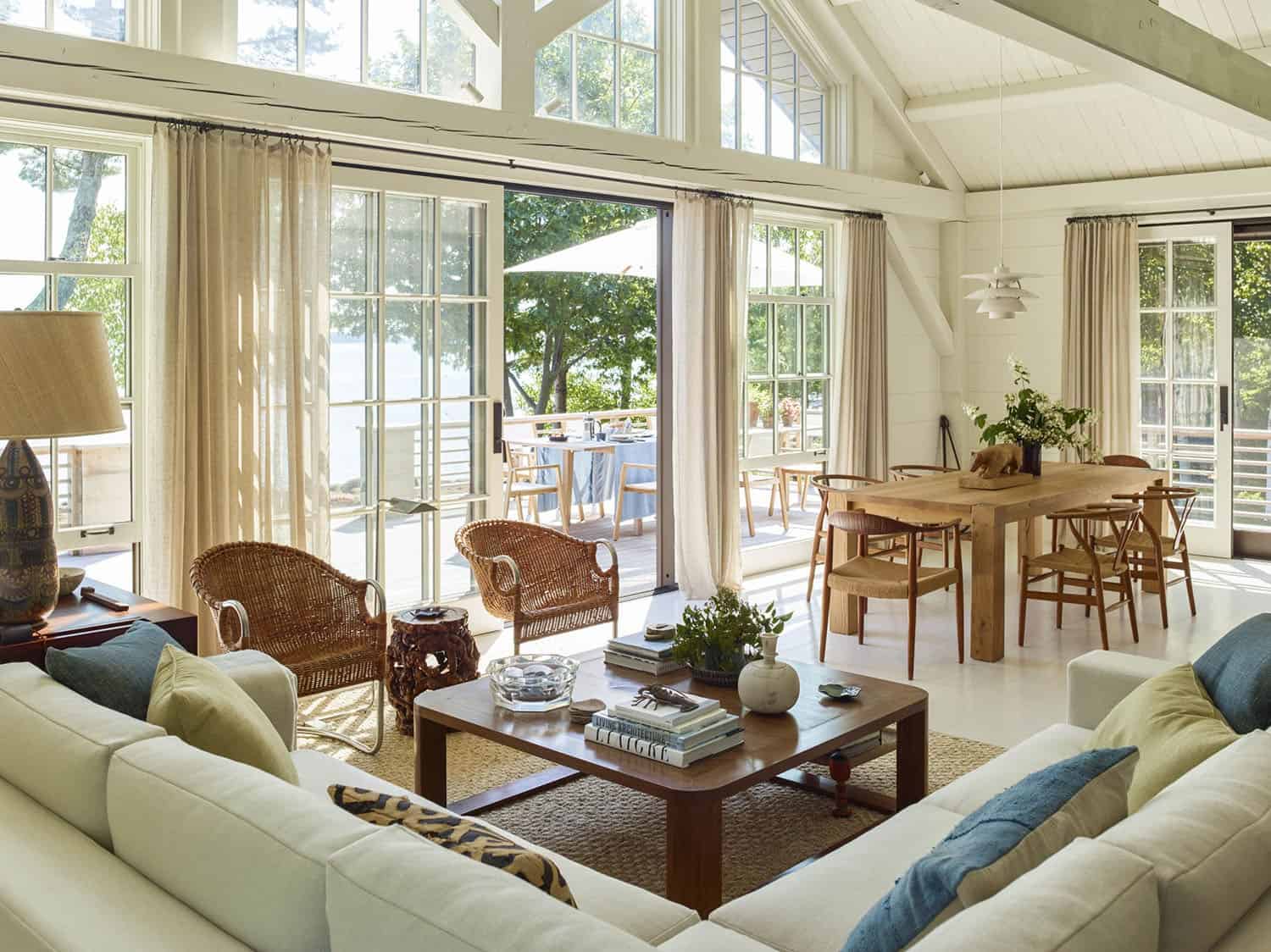 modern-seaside-home-living-room