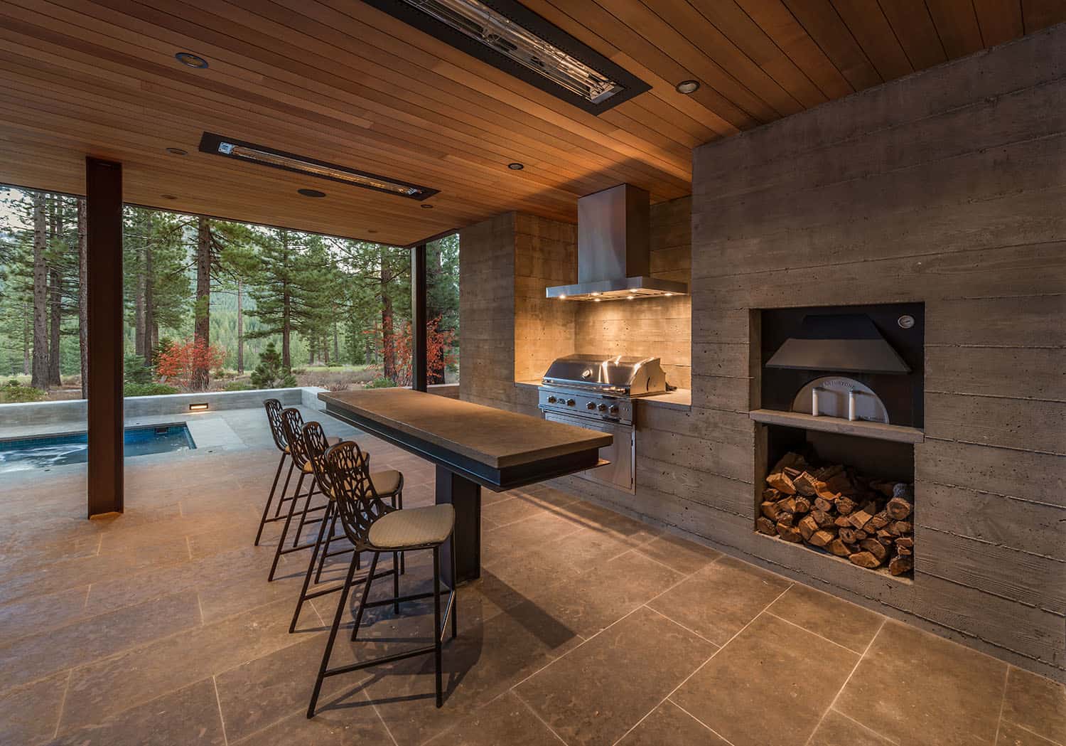 mountain-modern-retreat-patio