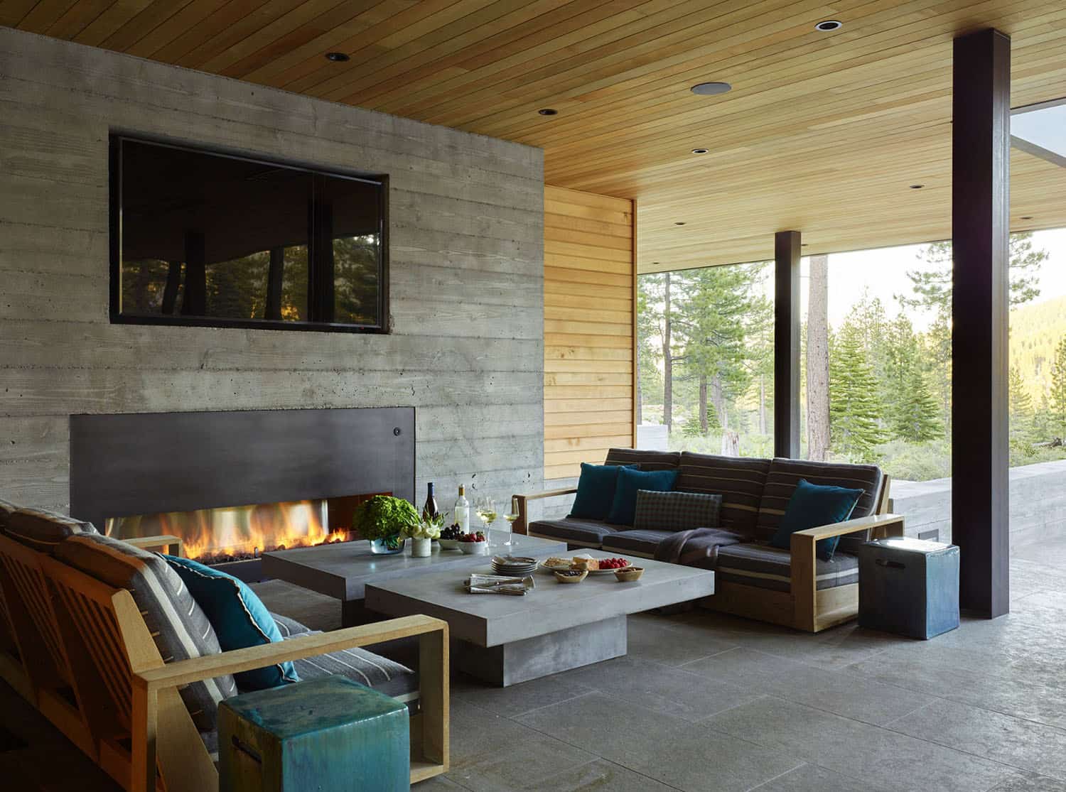 mountain-modern-retreat-patio