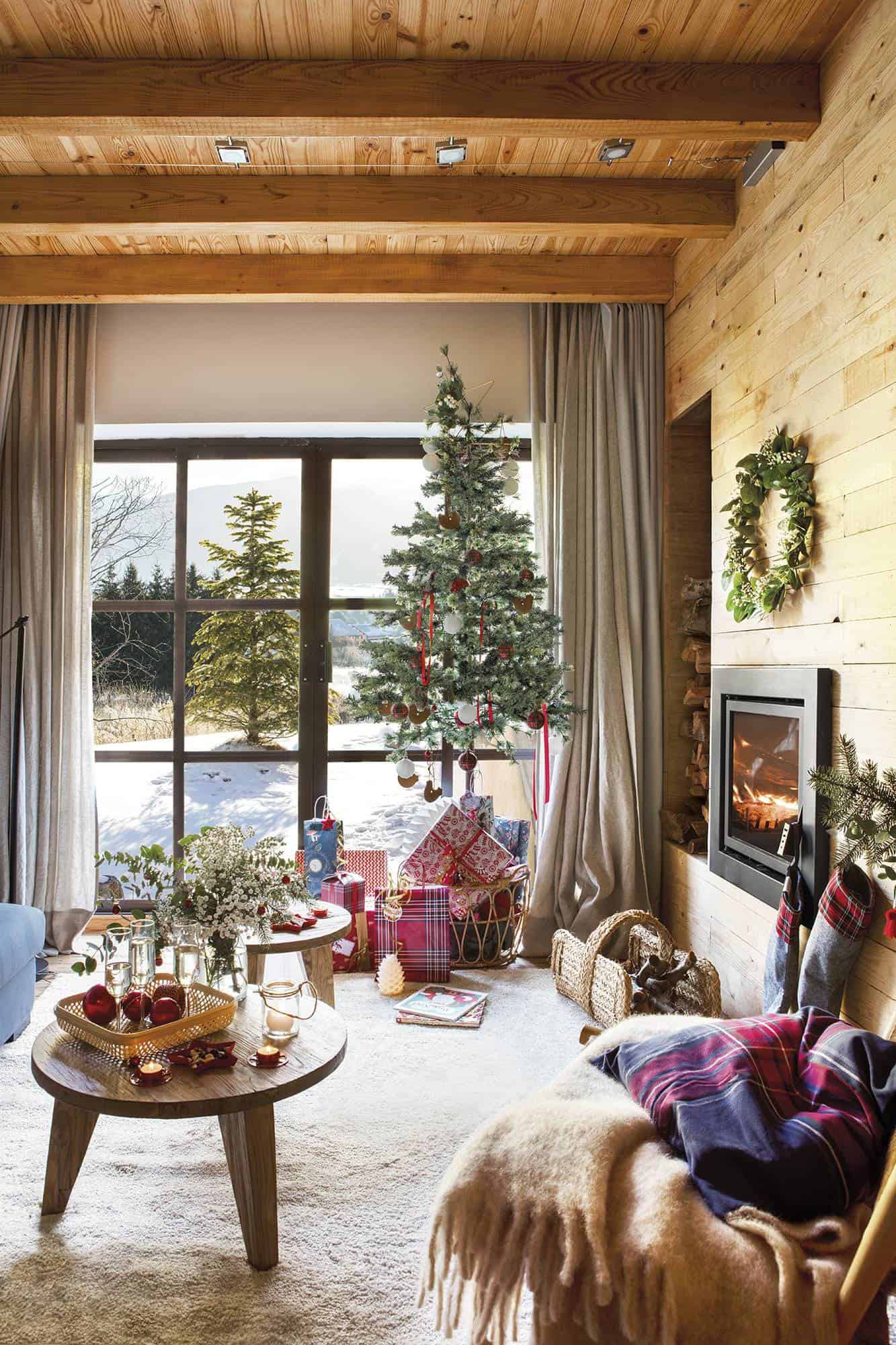 rustic-cabin-living-room-christmas-decorations