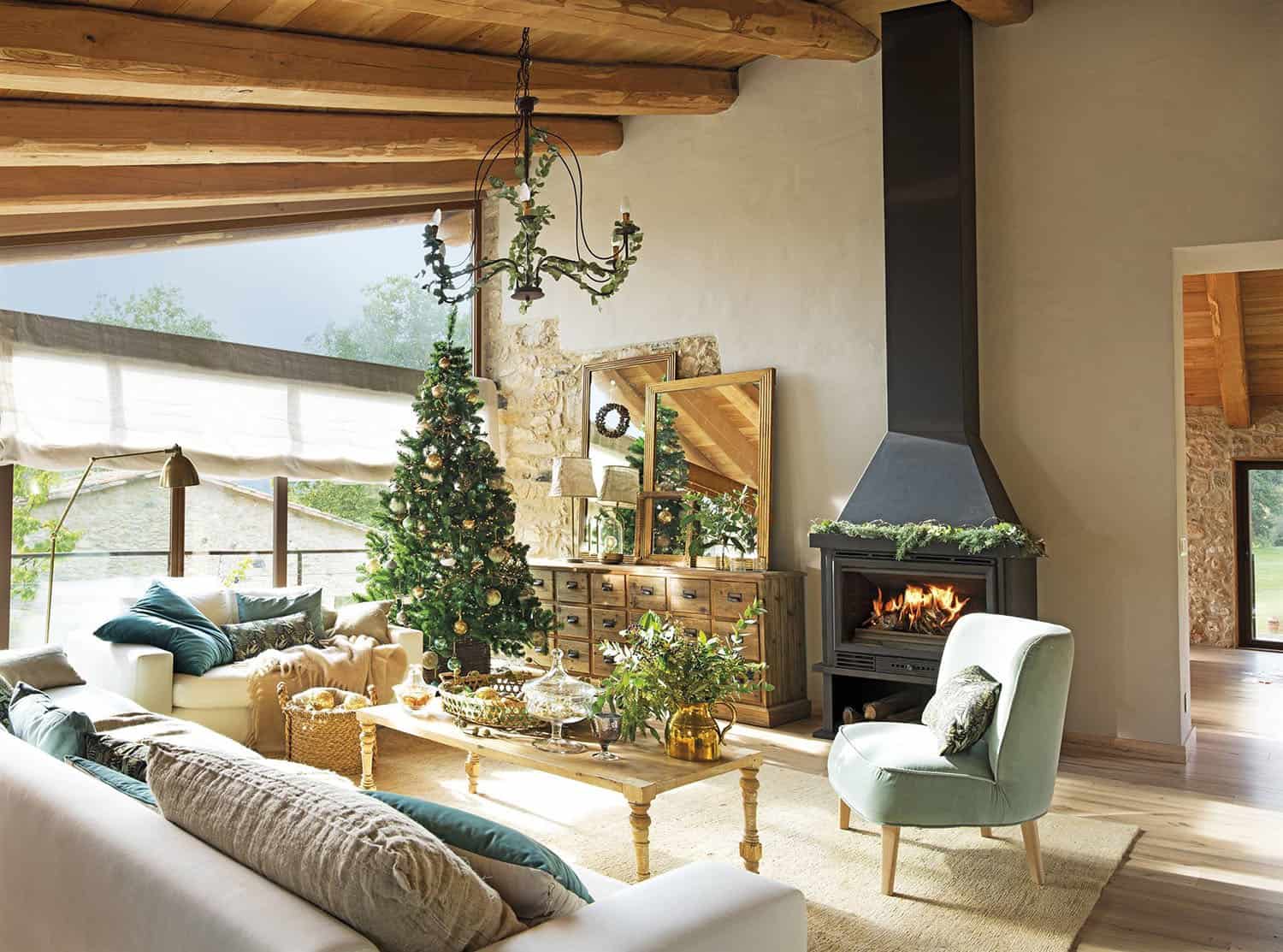 spanish-country-house-living-room-with-christmas-decorations