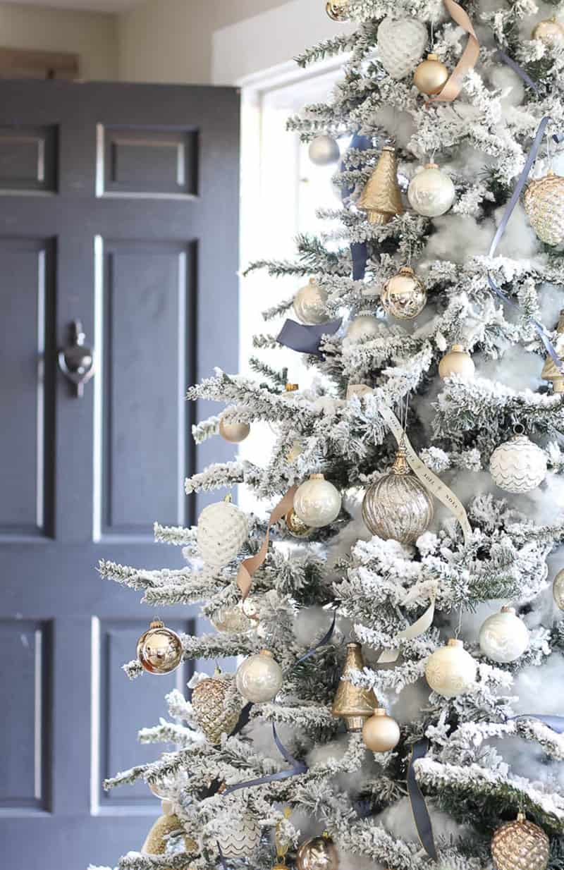 wintry-rustic-christmas-tree-ideas
