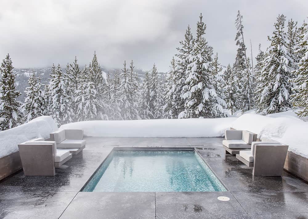 contemporary-mountain-house-outdoor-hot-tub