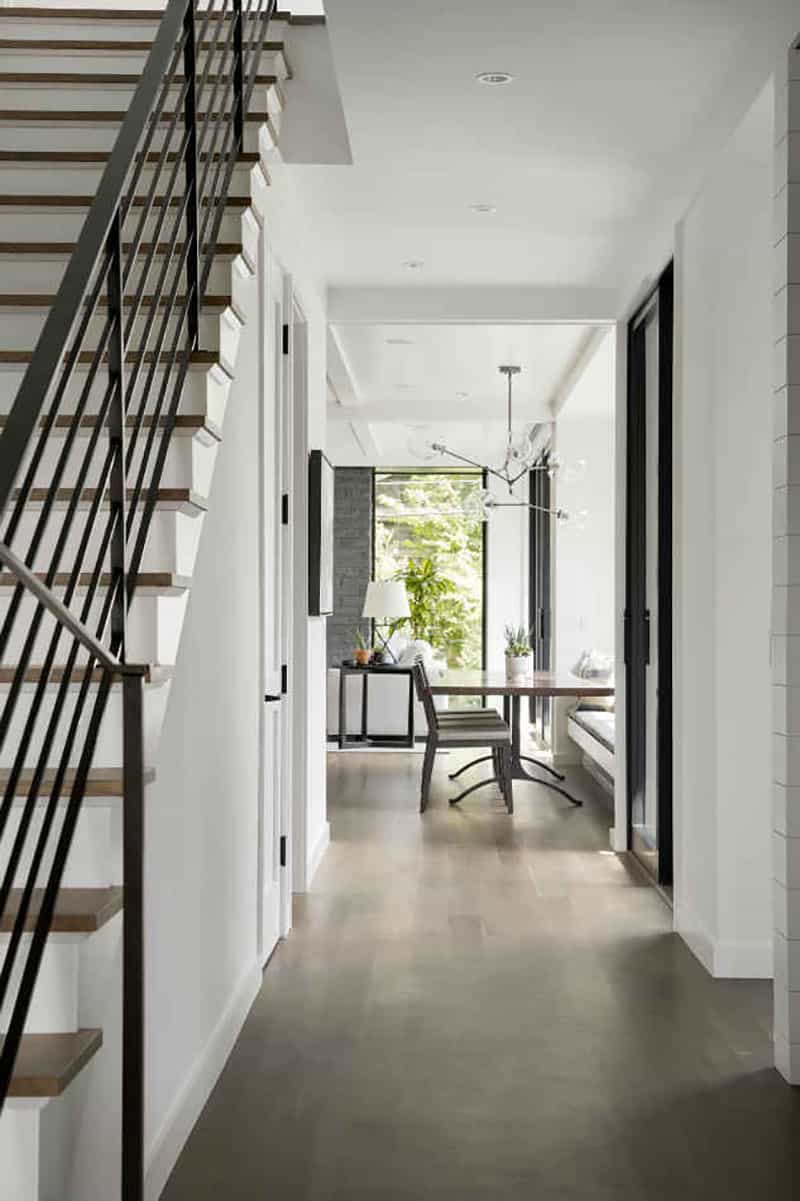 contemporary-urban-cottage-entry